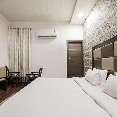 Townhouse Hollywood Heights Hotel Амритсар Екстериор снимка