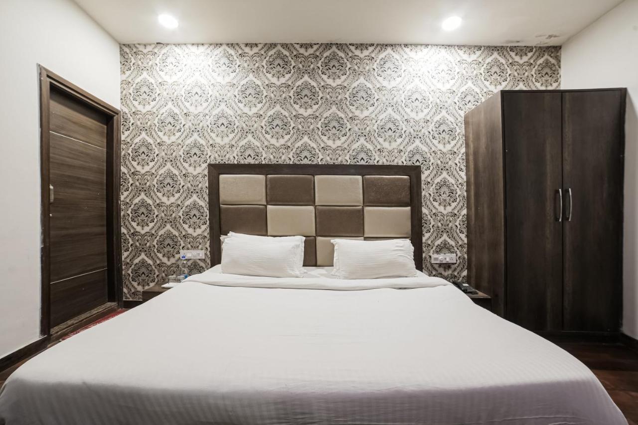 Townhouse Hollywood Heights Hotel Амритсар Екстериор снимка