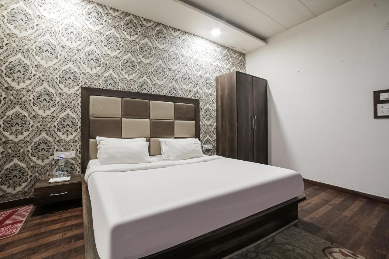 Townhouse Hollywood Heights Hotel Амритсар Екстериор снимка