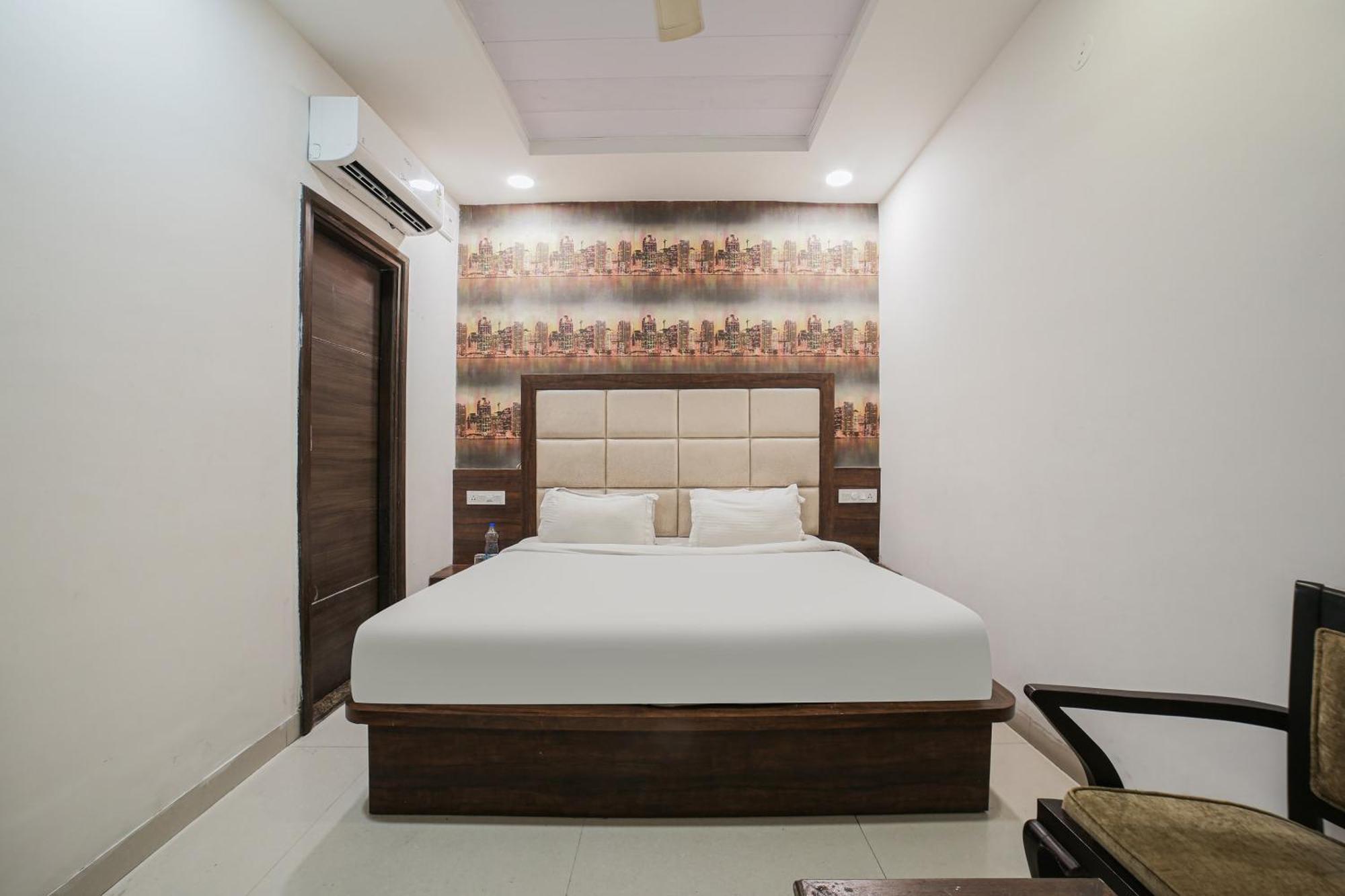 Townhouse Hollywood Heights Hotel Амритсар Екстериор снимка