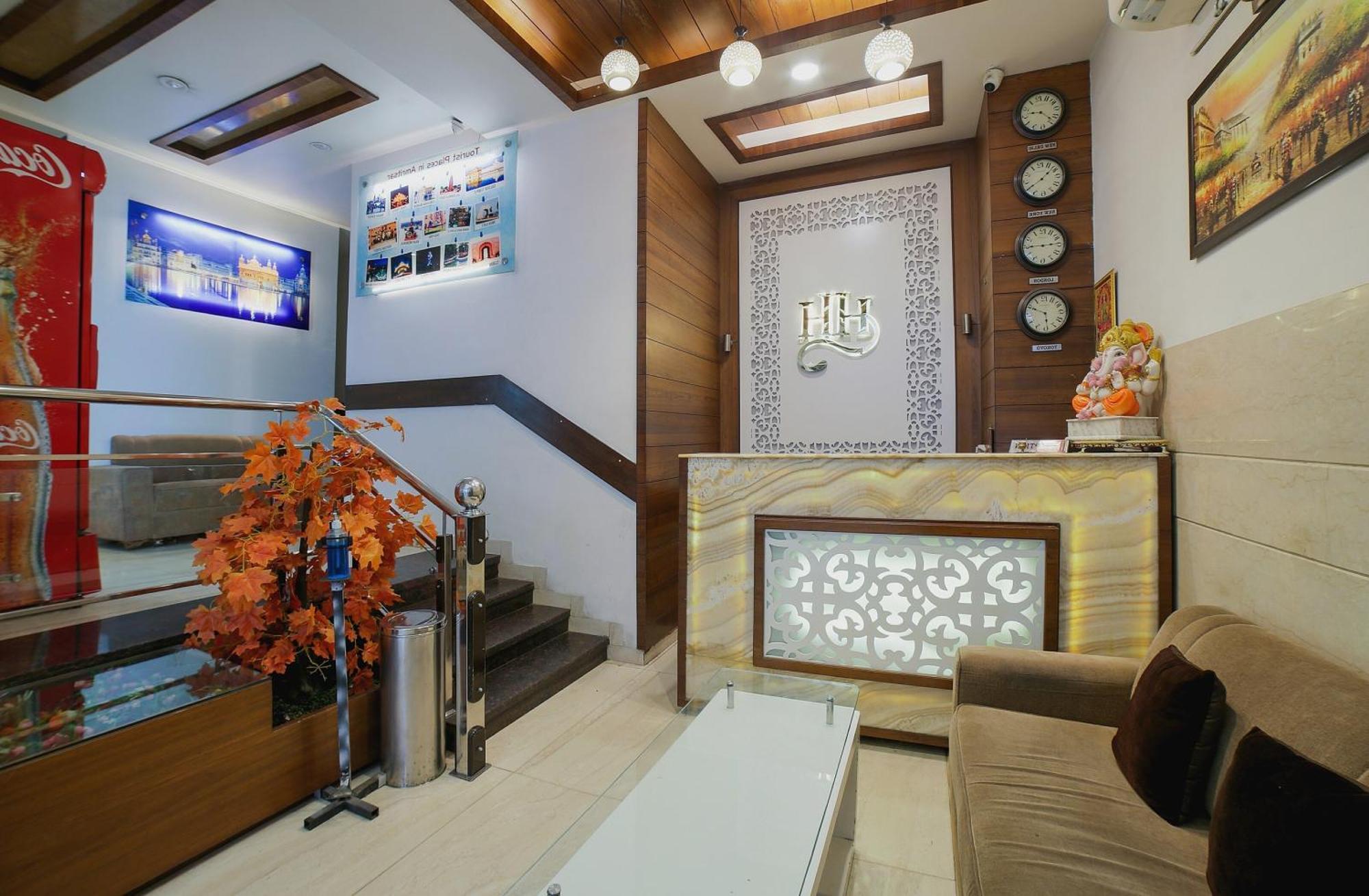 Townhouse Hollywood Heights Hotel Амритсар Екстериор снимка
