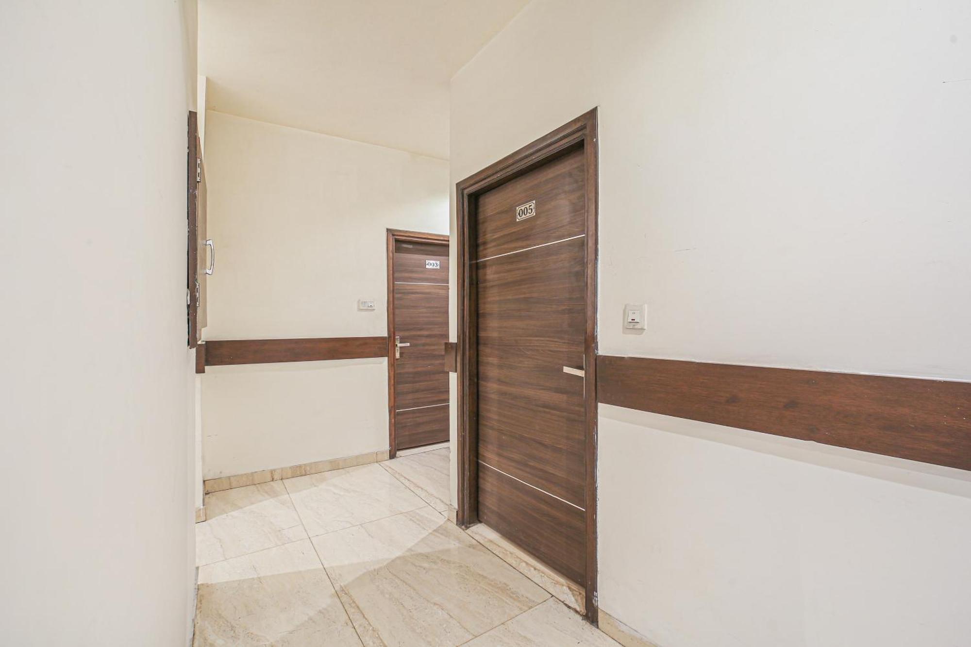 Townhouse Hollywood Heights Hotel Амритсар Екстериор снимка