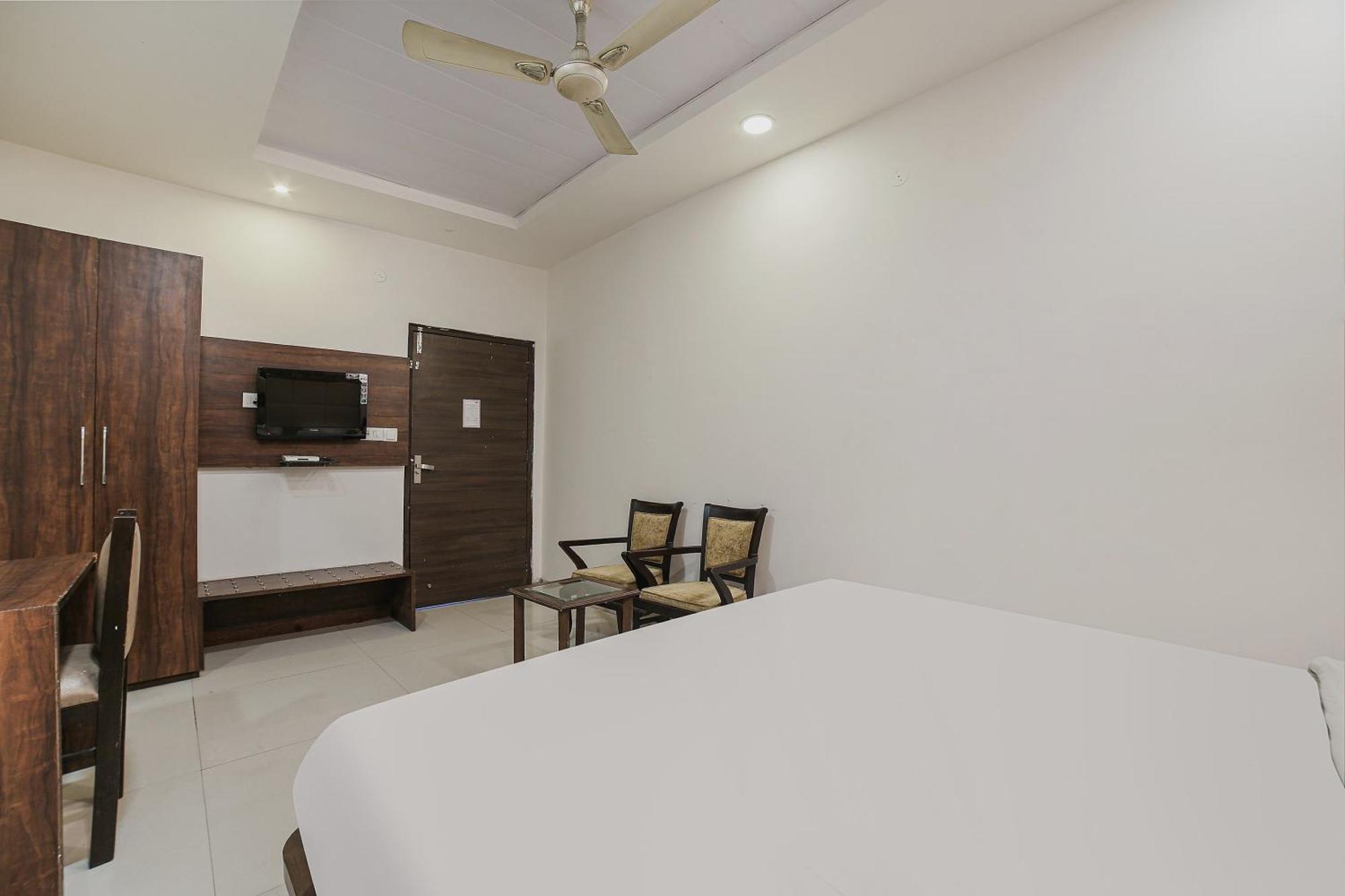 Townhouse Hollywood Heights Hotel Амритсар Екстериор снимка