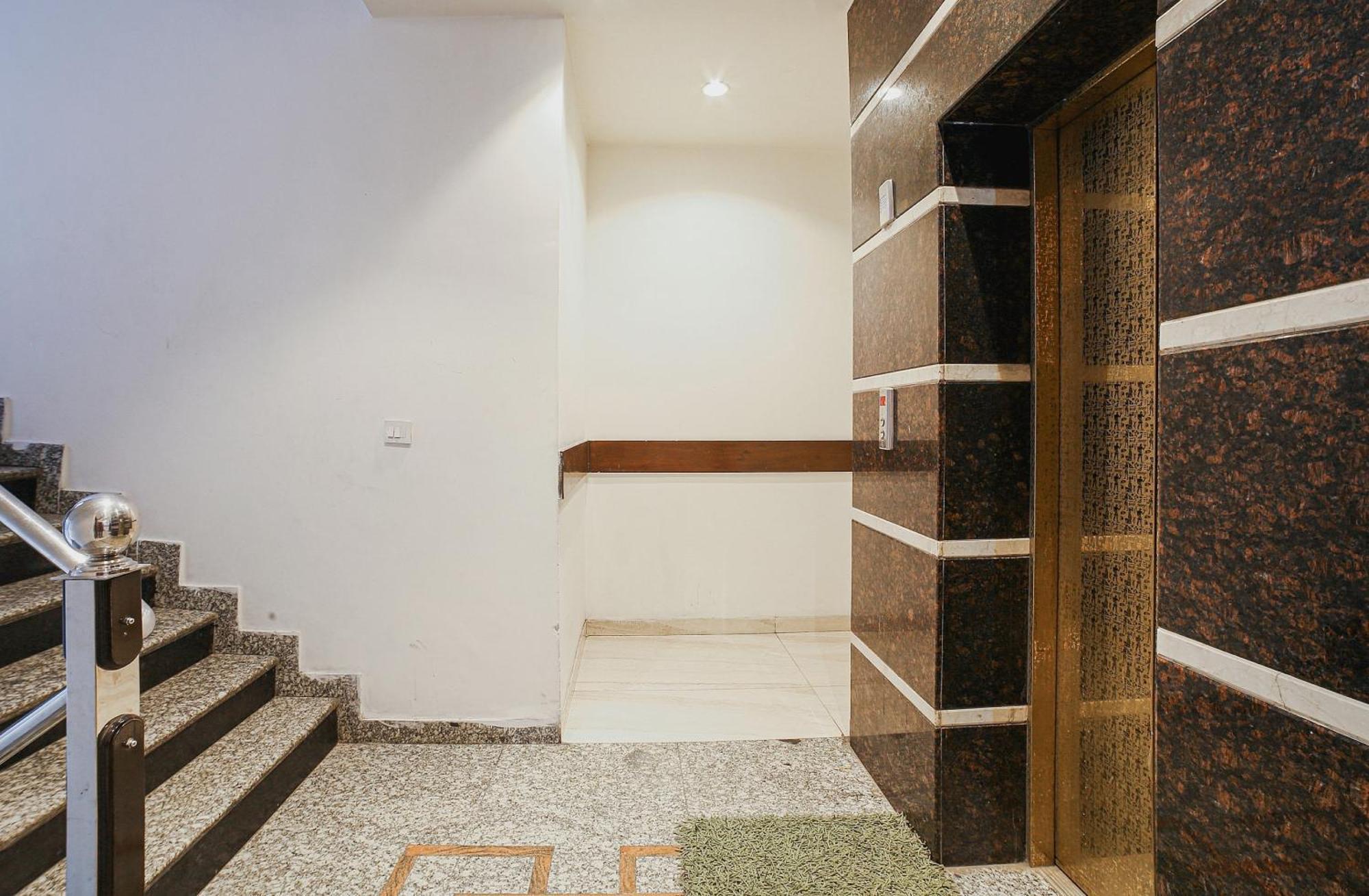 Townhouse Hollywood Heights Hotel Амритсар Екстериор снимка