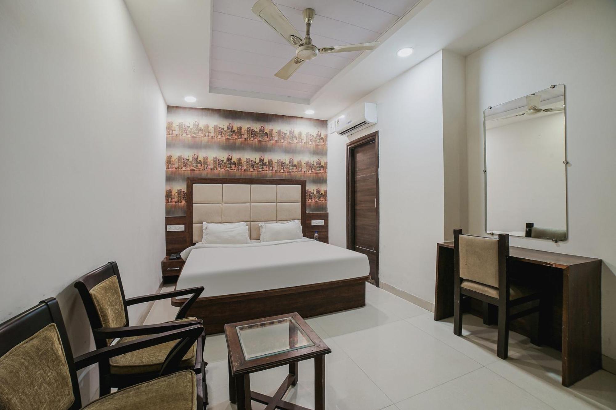 Townhouse Hollywood Heights Hotel Амритсар Екстериор снимка