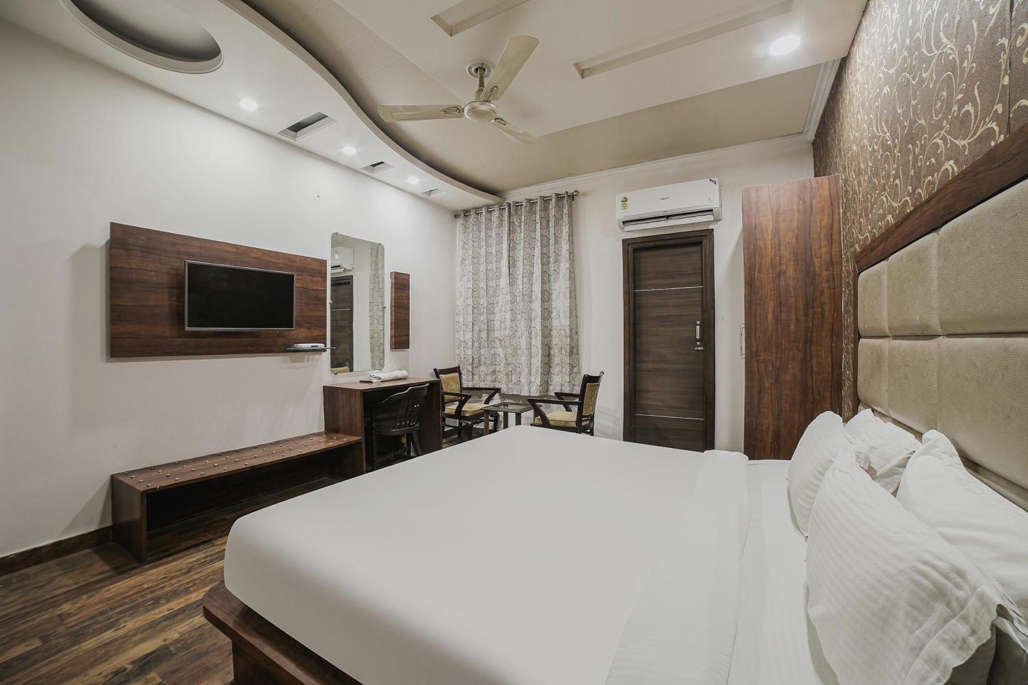 Townhouse Hollywood Heights Hotel Амритсар Екстериор снимка