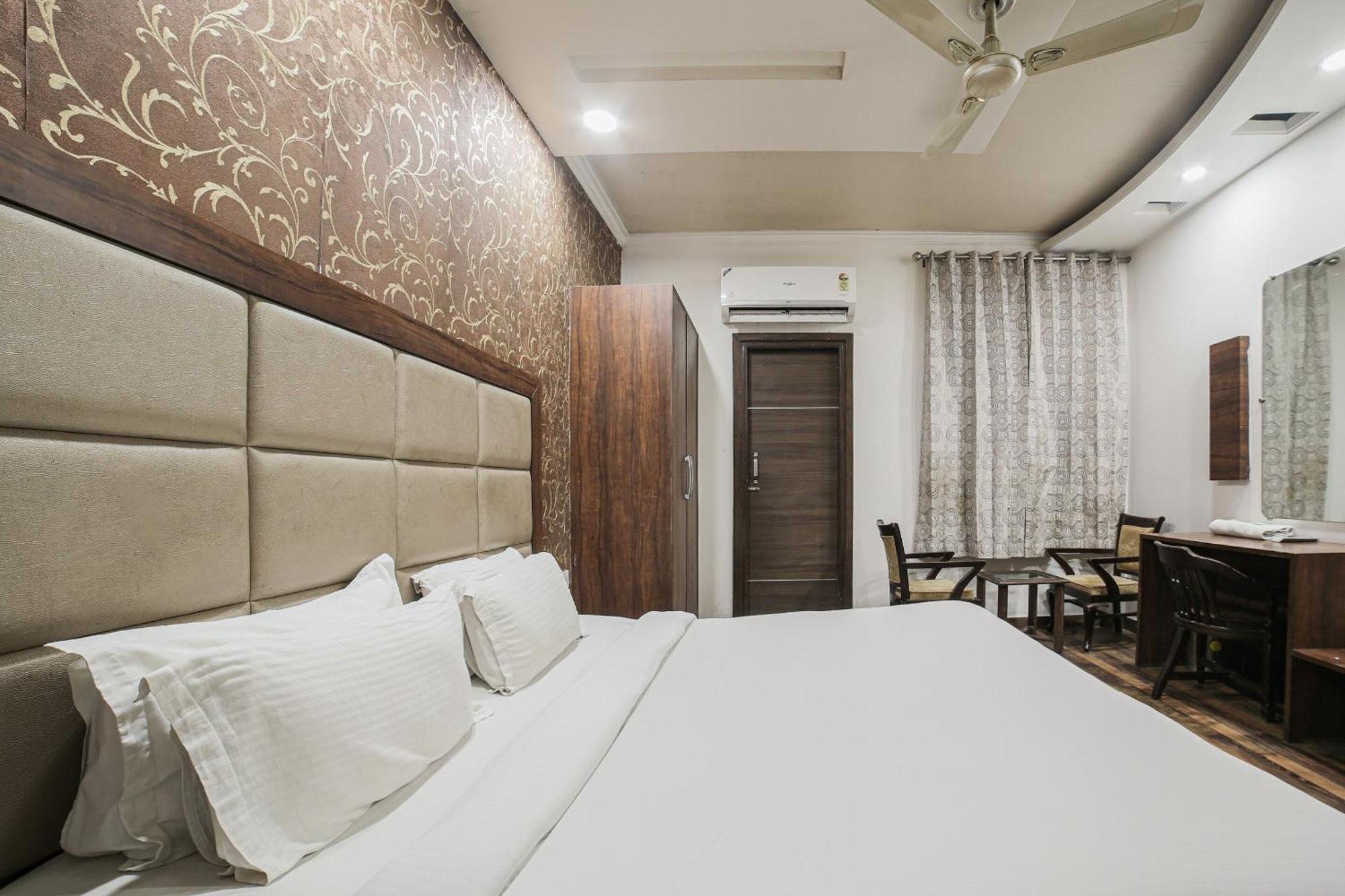 Townhouse Hollywood Heights Hotel Амритсар Екстериор снимка
